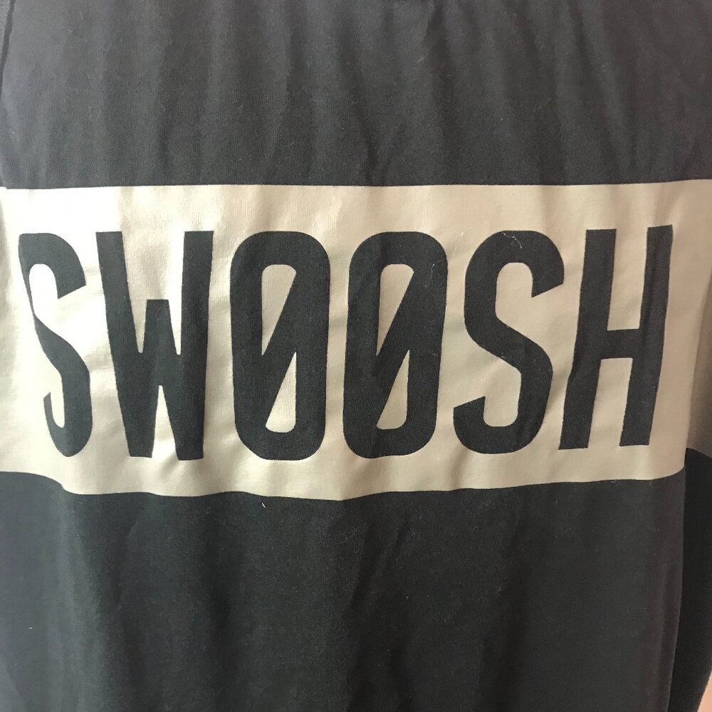Nike SWOOSH Activewear Athletic Sport Cut Tank Top - Picture 3 of 5